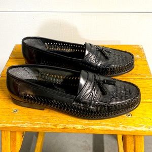 Nunn Bush men’s shoes. Size 11. Been in storage. Perfect condition. Have 2 pairs